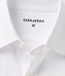 Camisa Social Easy Care na cor branco, detalhe da gola