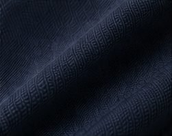 Camisa Social Easy Care na cor marinho, detalhe do tecido