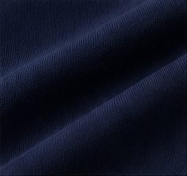 Camiseta Pima Essencial na cor marinho, detalhe do tecido