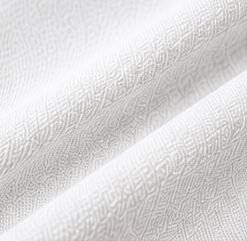Polo Piquet Essencial na cor branco, detalhe do tecido